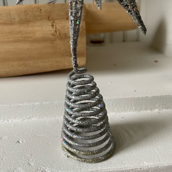 SILVER IRIDESCENT STARBURST CHRISTMAS TREE TOPPER - Picture 4 of 6